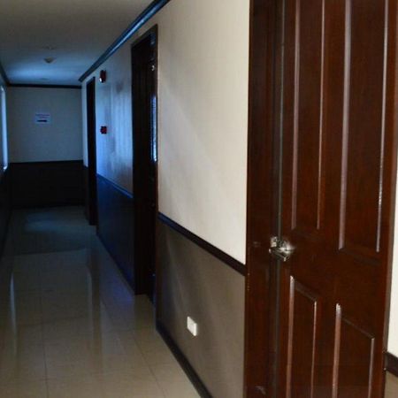 Cebu Fiesta Business Suites Extérieur photo